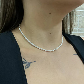 Colar de Prata Elos Entrelaçados (Regulável)