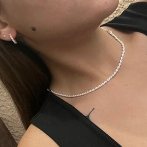 Colar de Prata Elos Entrelaçados (Regulável)