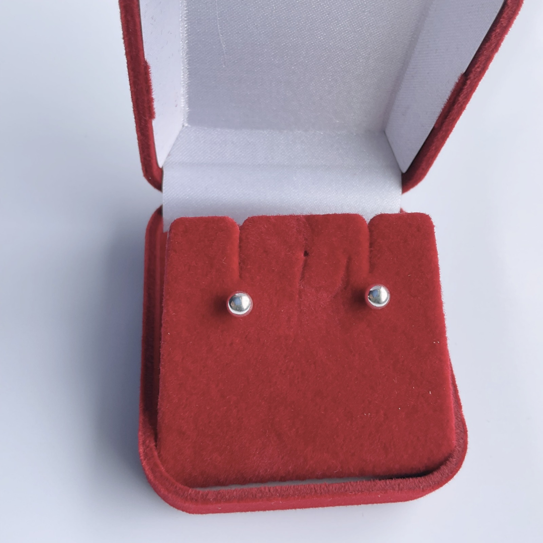 Brinco Bolinha de Prata