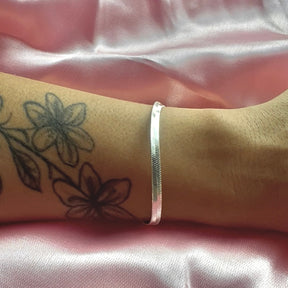 Pulseira Feminina Folheada em Forma de Fita Elegante e Regulável